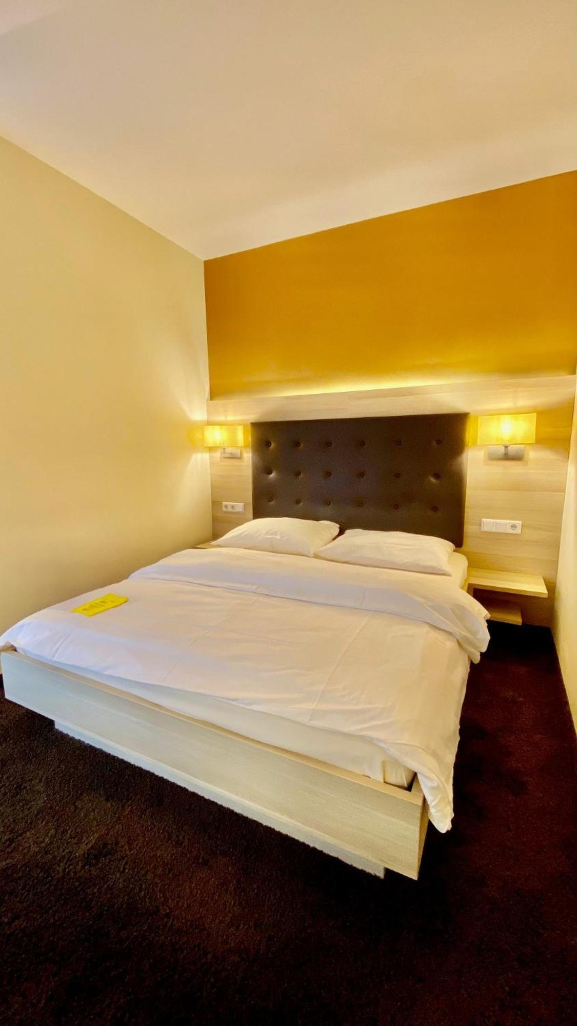 Hotel Bacchus เบนส์ไฮม์ ห้อง รูปภาพ