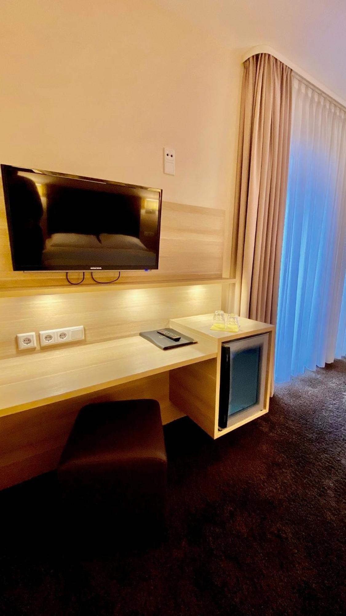 Hotel Bacchus เบนส์ไฮม์ ห้อง รูปภาพ
